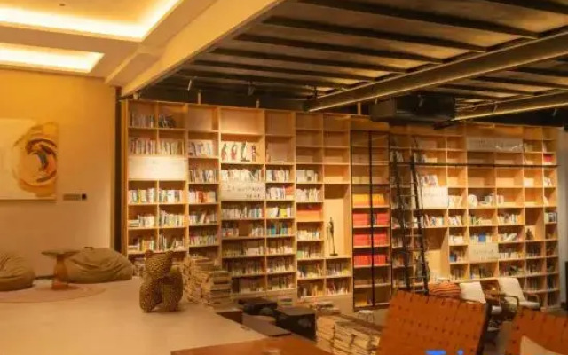Mangshi Mang · Senyang Homestay (Peacock Lake Ecological Tourism Area)
