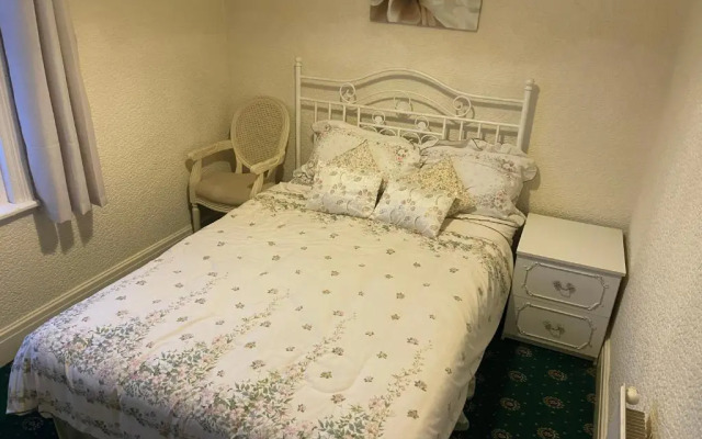 Highbury Hotel