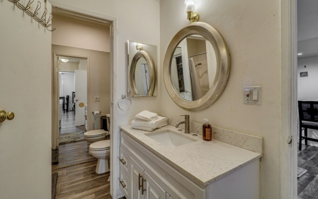 Extended Stay in the Valley: Gated & Convenient!