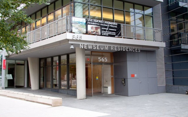 Отель Bridgestreet at Newseum Residences вид на фасад