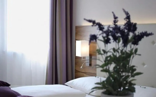 CHRIZZ Rooms