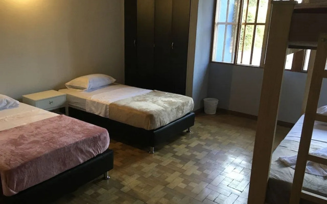 Yolo Hostel Medellin