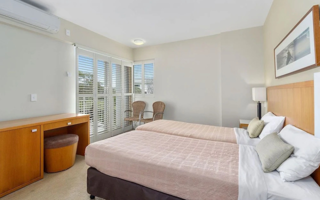 Resort On The Beach 6126-27