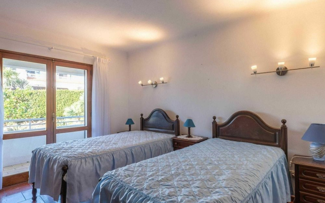 Cozy Villa in Albufeira With Swimming Pool