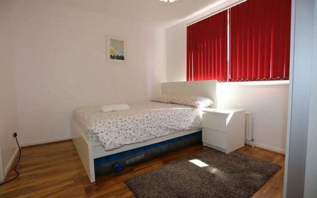 Beautiful 3 Beds House - Thamesmead