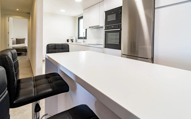 Inf4.5p- Modern 3 bed City Apartment Next to Beach
