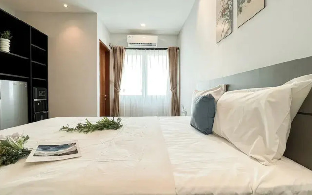 Neutral Cozy Stay Studio Apartment At Margonda Residence 1