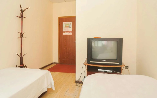 Qingdao Runzhisheng Hotel