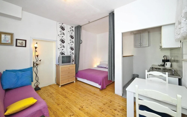 Amazing Apartment in Mastrinka With Wifi