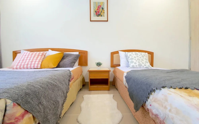 WhiteTerrace House Jalan Ipoh by BeeStay