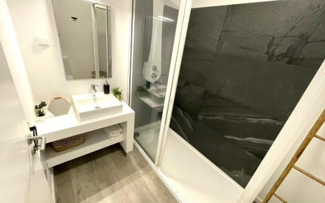 Ocean Cliff Apartment