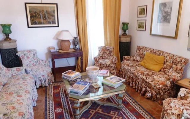 House Falcesca Buccino