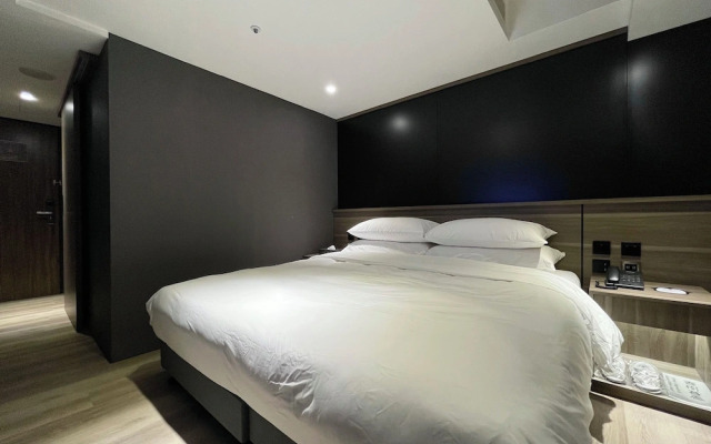Autumn Willow Hotel