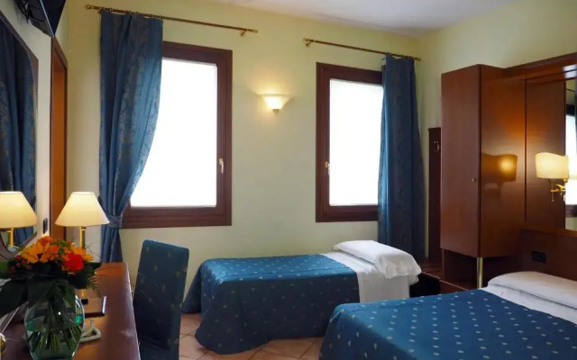 Hotel Cris