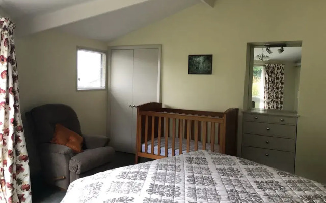 25 Chalet Crescent