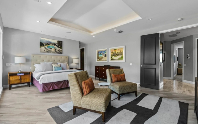 Polynesian Luxe Palm Estate