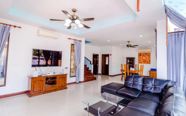 3 Bedrooms Pool Villa Walk to Patong