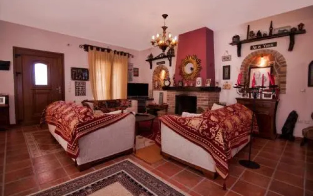 Evelina's Country House