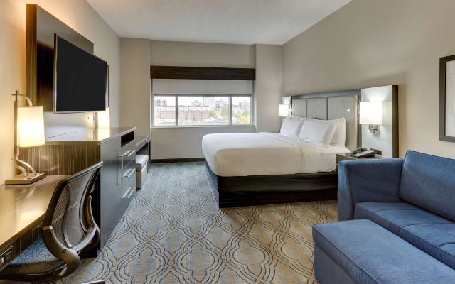 DoubleTree by Hilton St. Louis Forest Park