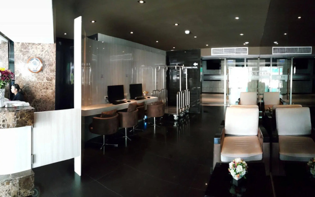 Serenotel Pattaya Beach Front