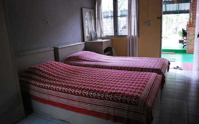 Baan JaJa Guesthouse