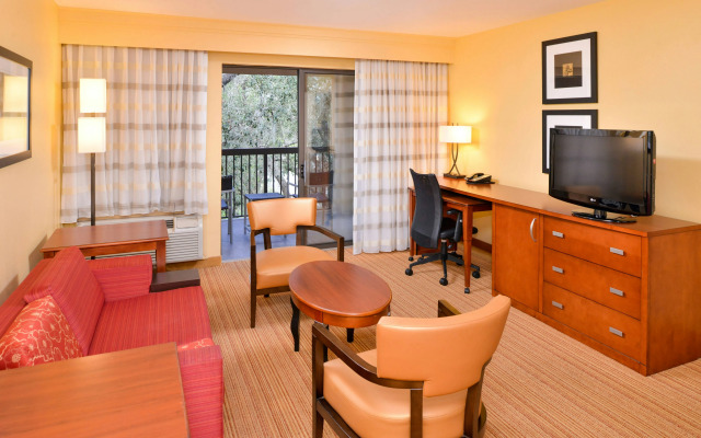 Courtyard by Marriott Tampa North/I-75 Fletcher