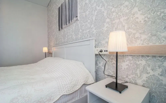 PiterStay Nevskiy 170
