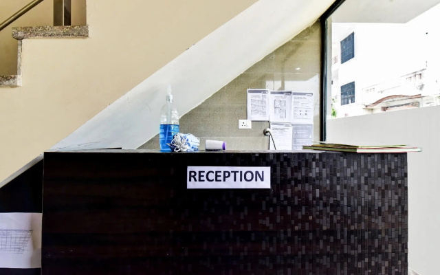 OYO 82184 Hotel Arn Plaza