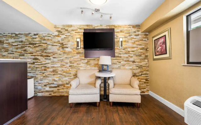 Econo Lodge Charlotte Airport
