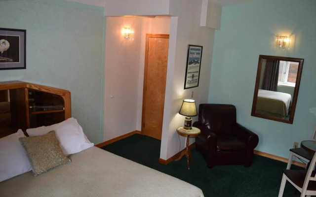 Alaska House of Jade Bed and Breakfast