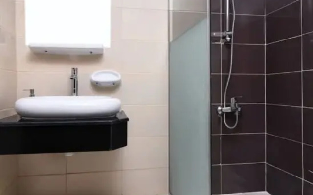 OYO 144 Home Studio Sheikh Zayed View Apartments Marina