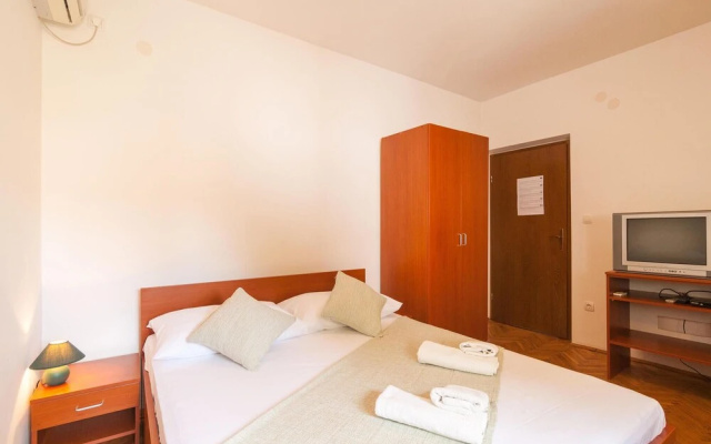 Stunning Home in Podstrana With Wifi and 0 Bedrooms