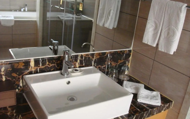 Xinmin Hotel