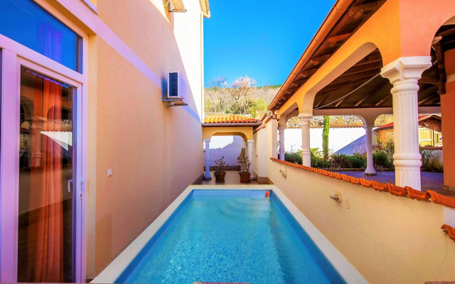 Tasteful Apartment in Dramalj with Swimming Pool