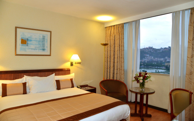 Carlton Hotel