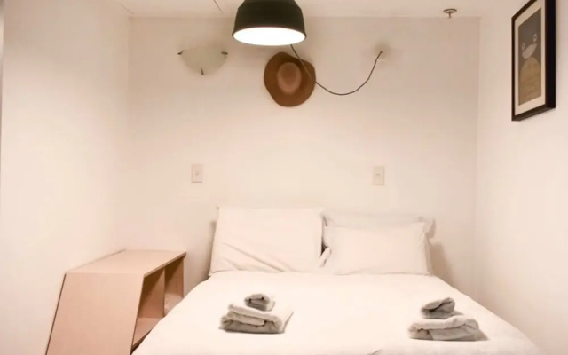 Stylish Queen Street Loft-style 1 Bedroom