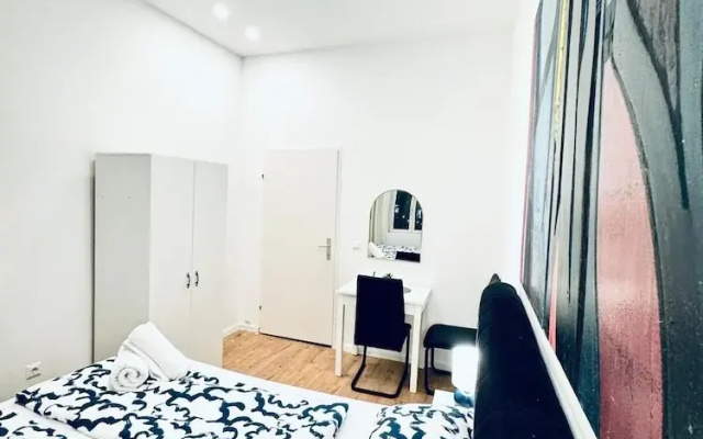 Elegant Five Bedroom Residence Alterlaa
