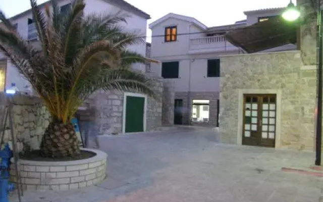 Apartments Primosten (600)