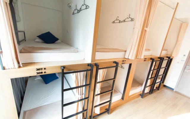Pier 49 Hostel