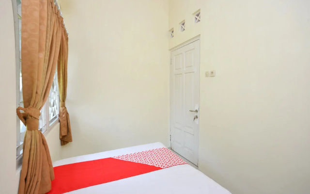 OYO 722 Uno Residence