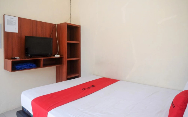 RedDoorz at Putri Syariah Brebes