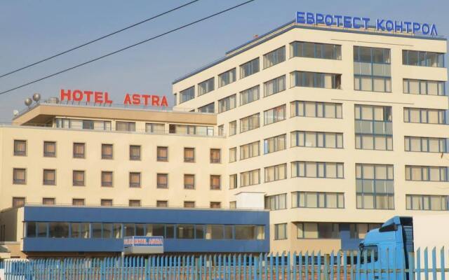 Hotel Astra вид на фасад