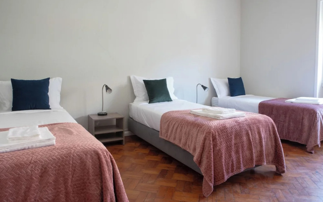 Succeed Campo Pequeno Guesthouse