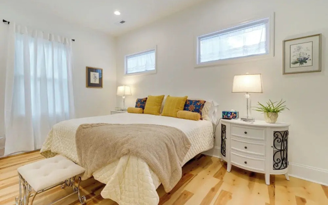 ~ 1 Mi to Dtwn: Wilmington Home w/ Patio!