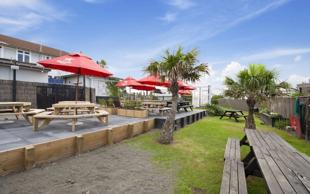 Econo Lodge Westshore Beach