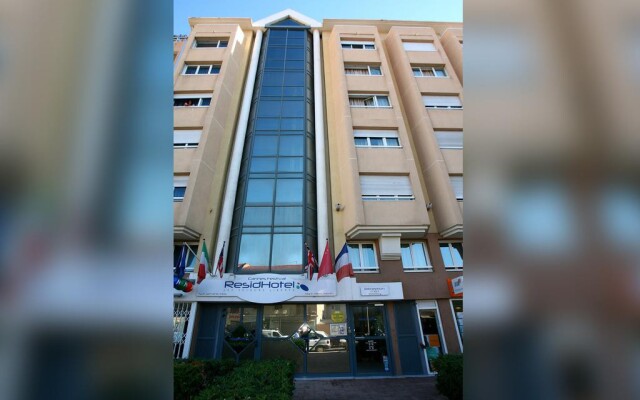 Отель ResidHotel Cannes Festival вид на фасад