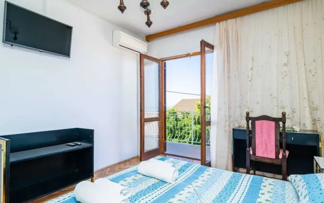 Apartments Stella - Three-bedroom Apartment With Balcony and Terrace