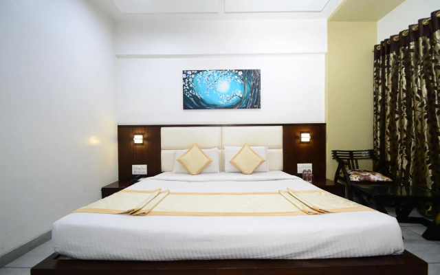 Crimson Park Shripriya Hotel