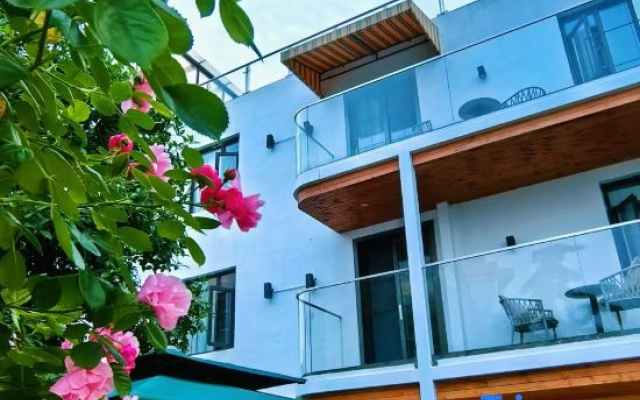 East Lake Joyful Homestay
