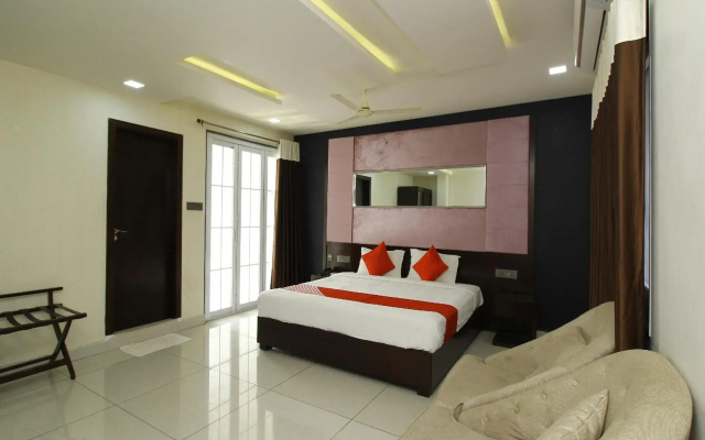 OYO 27022 Akshaya